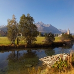 Vista sul Piz da la Margna (3158 m)_ In primo piano si vede il fiume Inn e sullo sfondo il villaggio di Sils Baselgia_ Copyrigh
