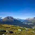 Scorcio da Muottas Muragl sui suggestivi laghi engadinesi, Val Roseg, Celerina, St. Moritz. Sullo sfondo, Piz Rosatsch, Piz da