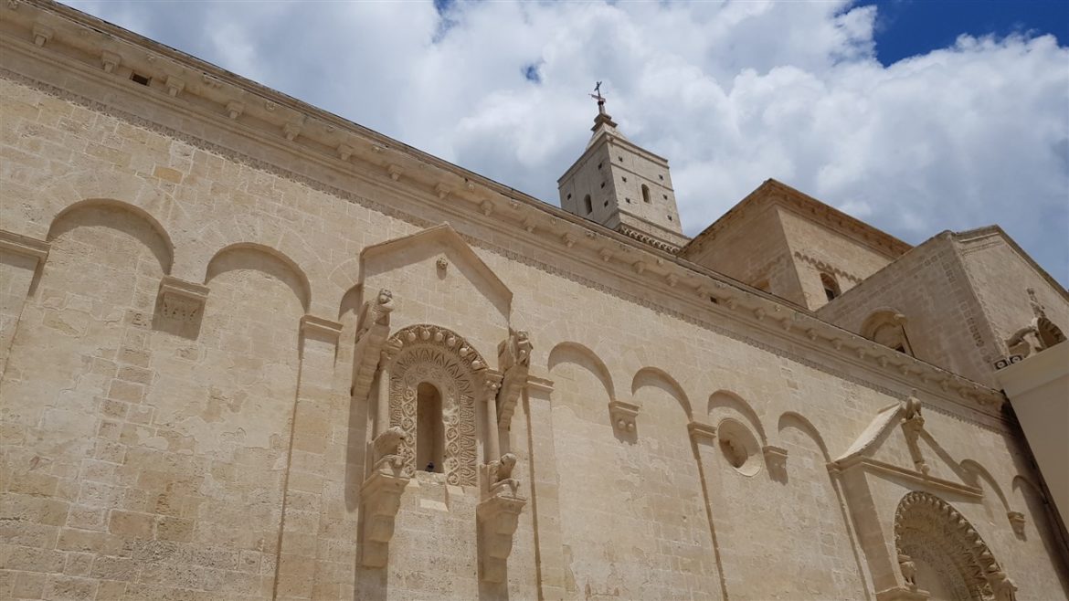 Borgo Valle Rita in una zona verdissima tra Puglia e Basilicata. Una struttura dove relax e gastronomia sono vincenti. A pochi km da Matera capitale europea della cultura