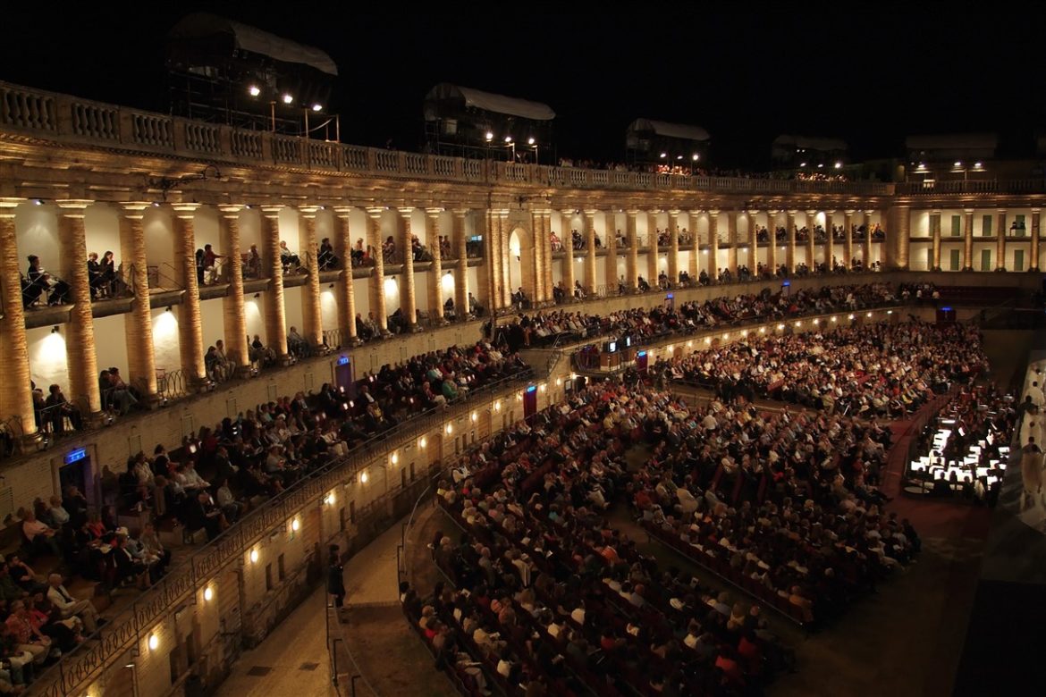 Macerata tra i monti ed il mare