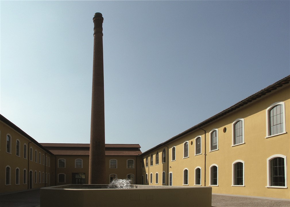Prato TIPO, contemporaneità e storia, cultura e shopping in fabbrica. Una maniera diversa di fare turismo in Toscana