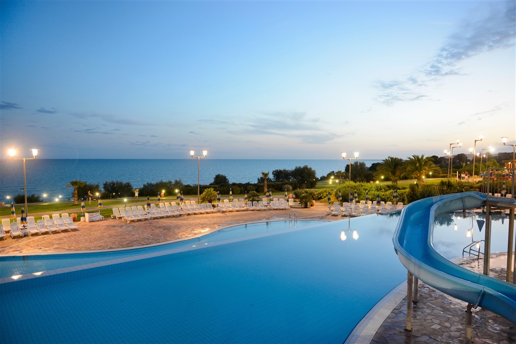 Segui le offerte Bluserena per una vacanza a 4 e 5 stelle in hotel di charme o villaggi turistici, sulle spiagge più belle e gettonate d’Italia
